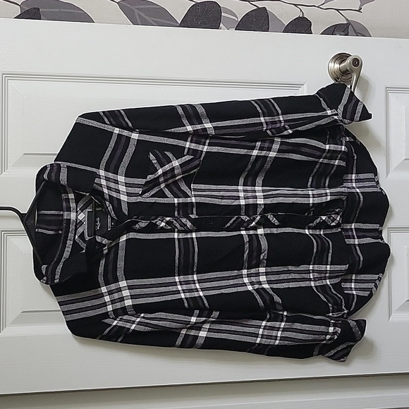 Rails Tops - Rails Classic Rayon Plaid Flannel, Size M